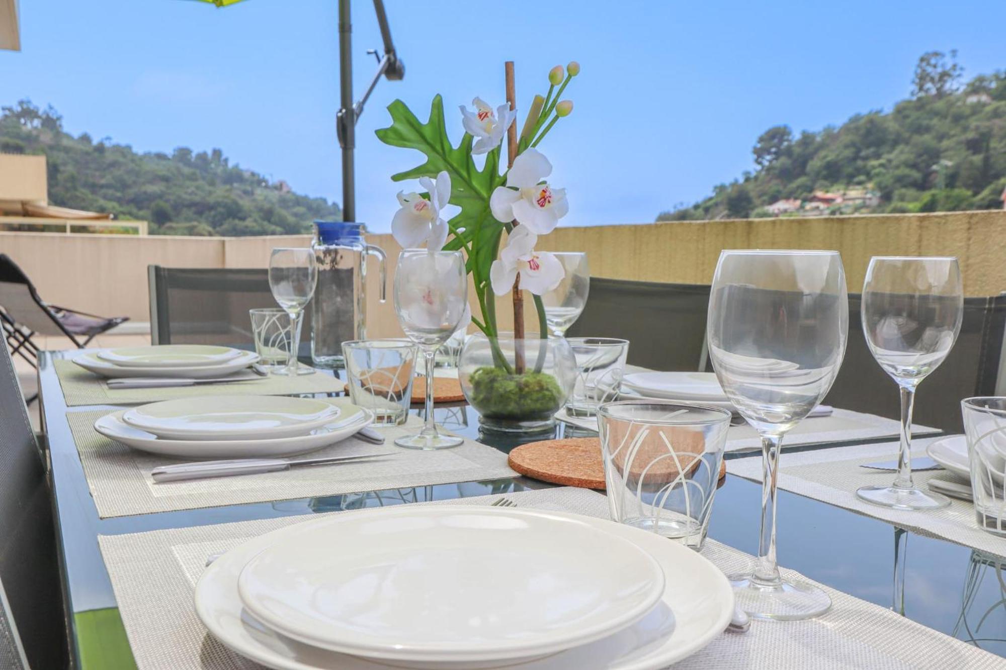 Spacieux Rooftop Parking, Terrasse Ensoleillee Ментона Екстериор снимка