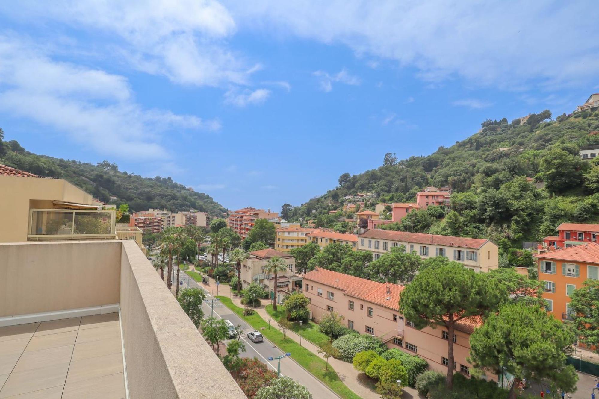 Spacieux Rooftop Parking, Terrasse Ensoleillee Ментона Екстериор снимка