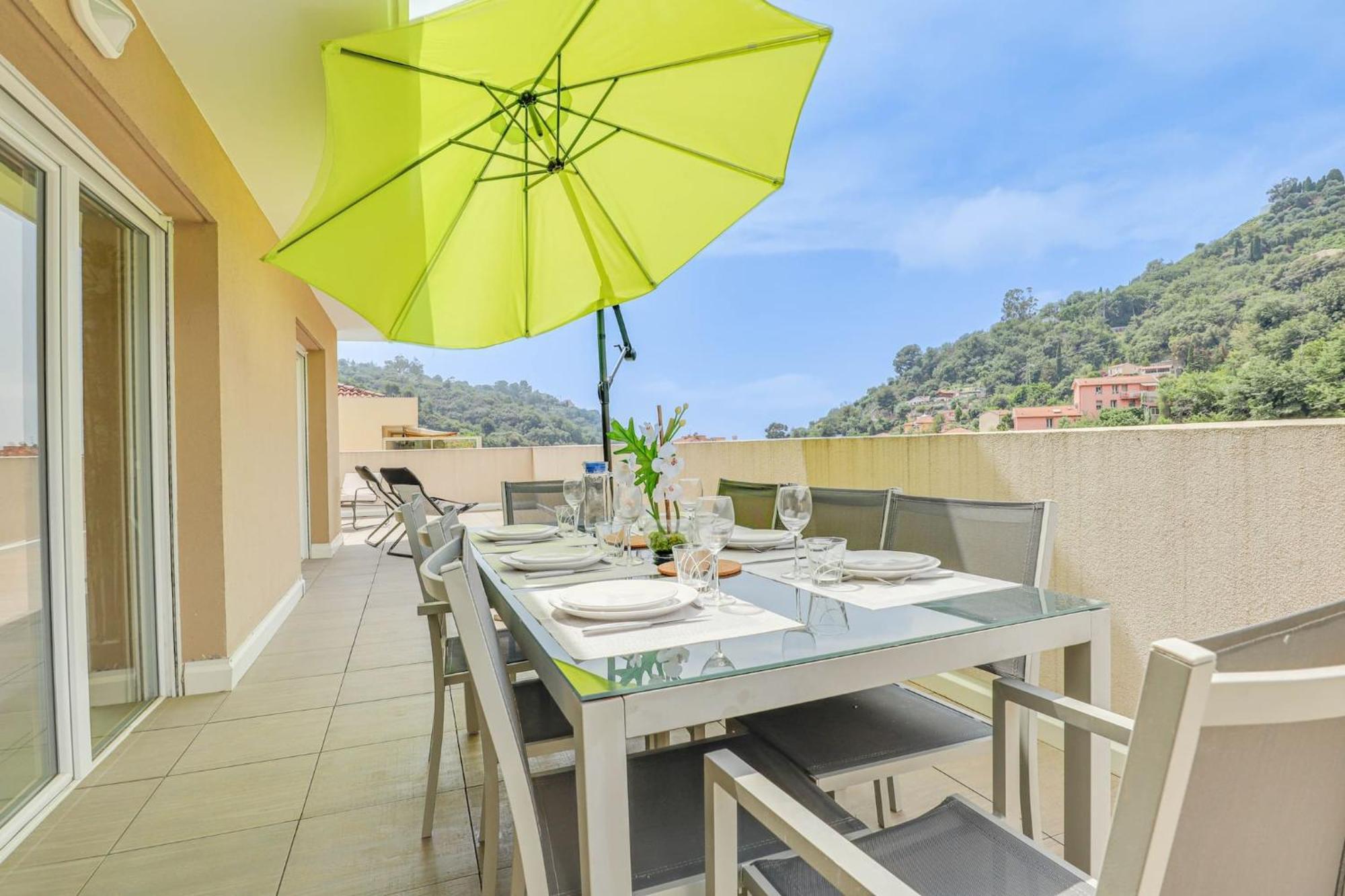 Spacieux Rooftop Parking, Terrasse Ensoleillee Ментона Екстериор снимка