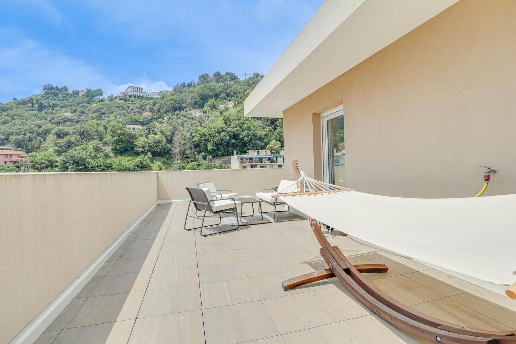 Spacieux Rooftop Parking, Terrasse Ensoleillee Ментона Екстериор снимка